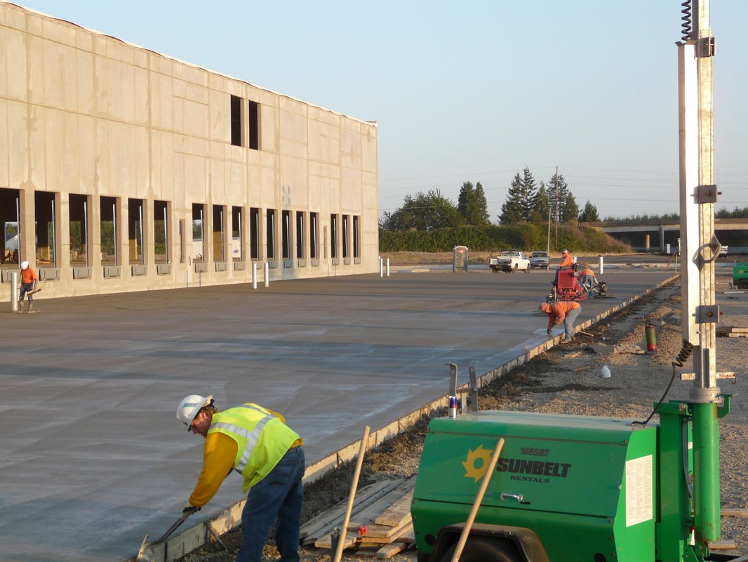 Tilt-Up Warehouse Floor — NW Laser Screed LLC